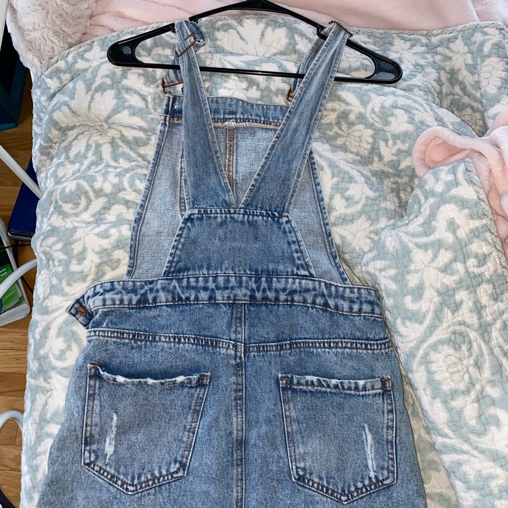 Overall skirt